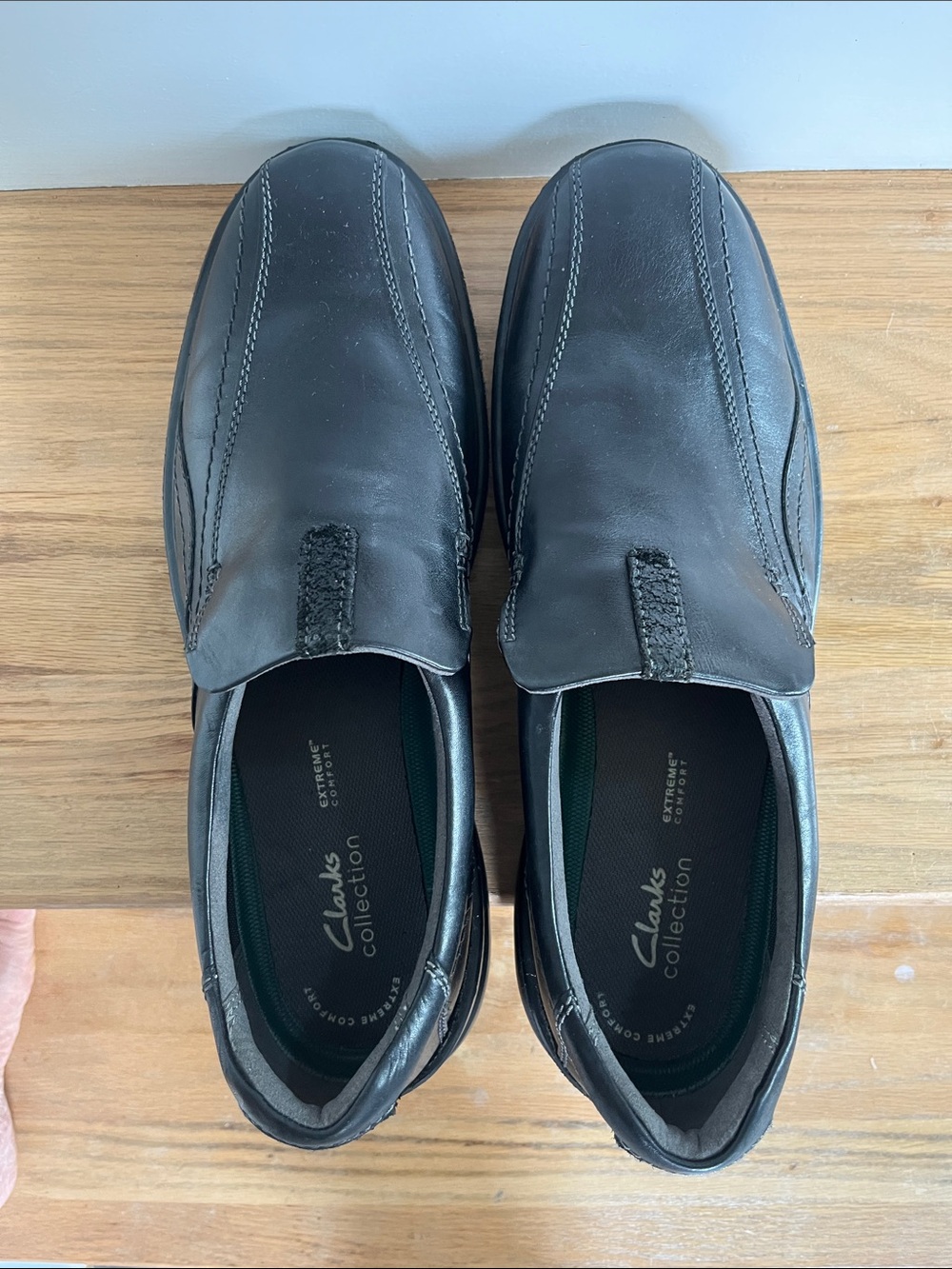 Clarks Black Leather Slip-On Loafers for Men - Picture 4 of 4